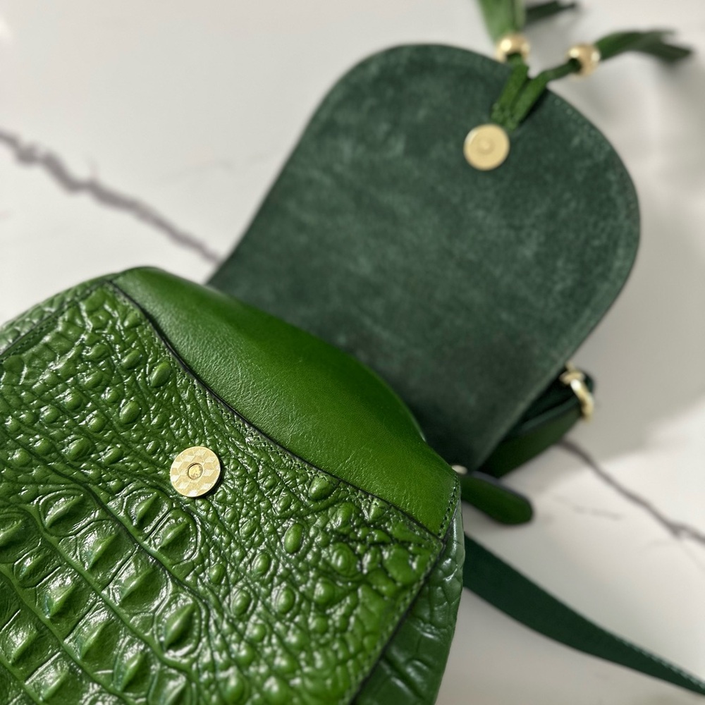 Luxurious Green Embossed Leather Backpack Like NEW - Picture 5 of 8